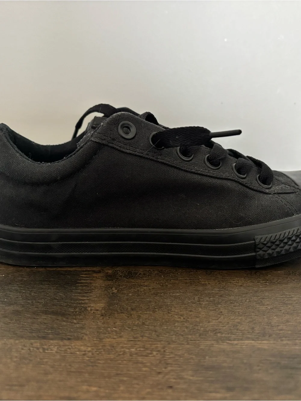 Converse Low-Top Sneakers in Black